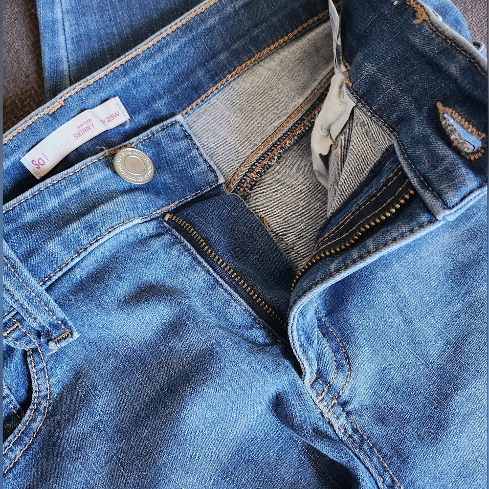 SO - Blue Low Rise Skinny Jean - (9/29) W - Picture 4 of 6